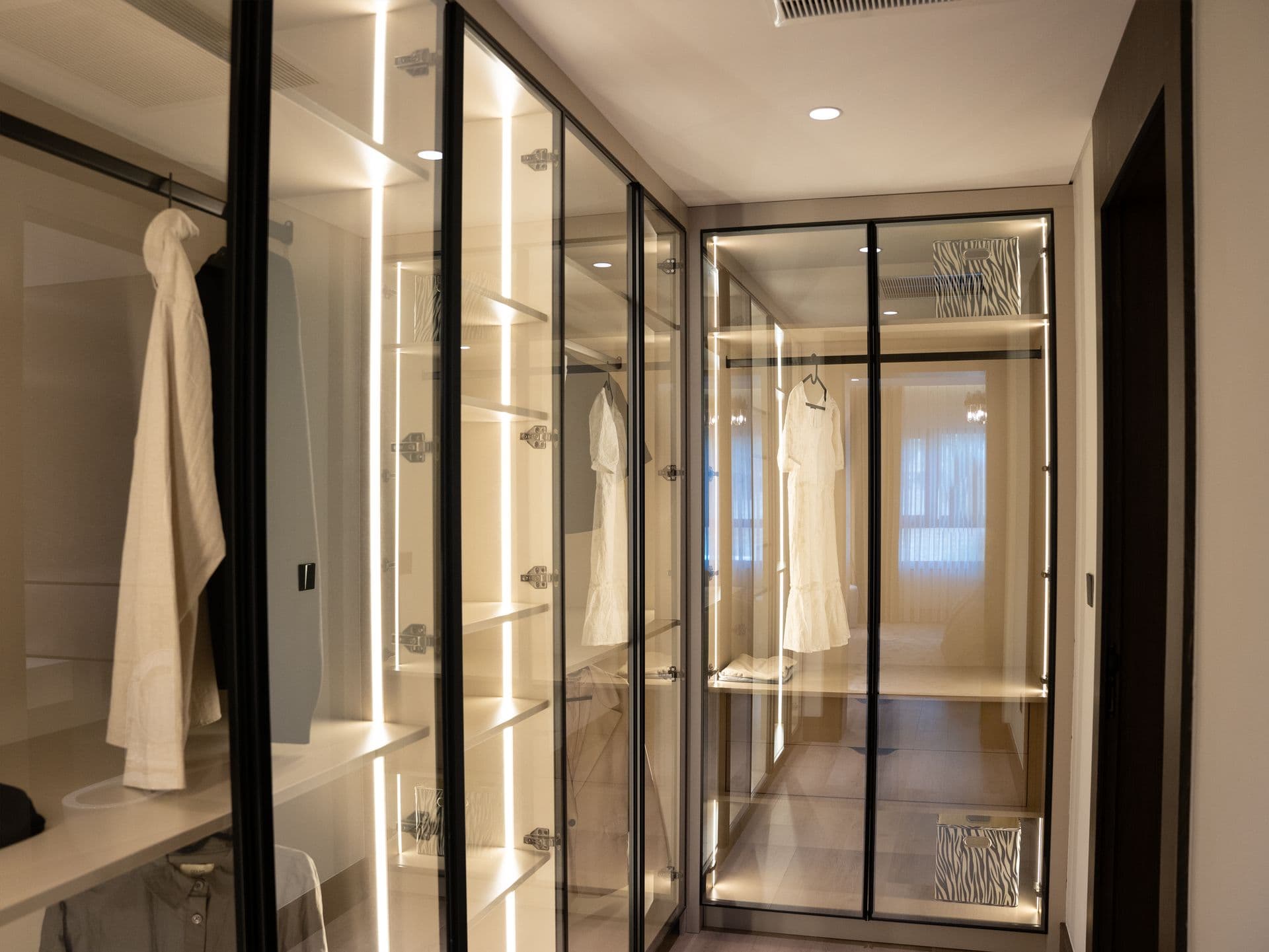 Contemporary master bedroom wardrobe